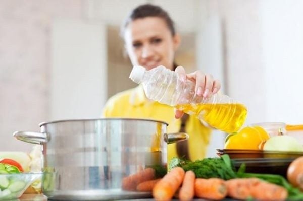 Chế biến dầu lạc trong món nấu gia đình